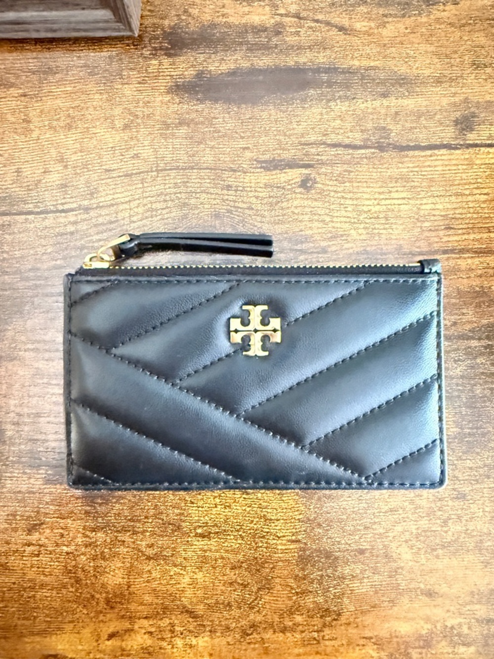 Tory Burch Kira Chevron Quilted Leather Zip Card Case